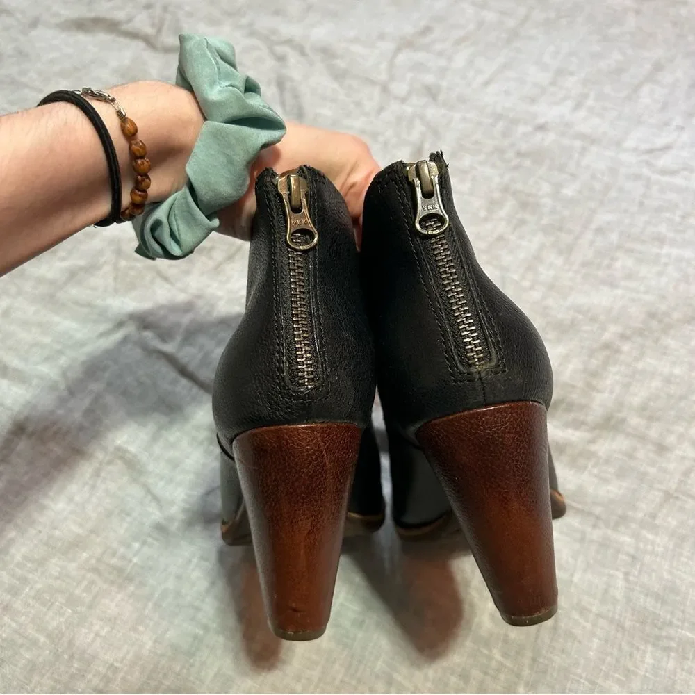 Kork-Ease Castaneda Black Zip Leather Ankle Booties Size 8.5